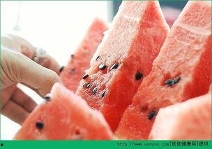 晚上吃小瓜会发胖吧,增肥风险还是健康选择？