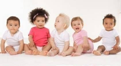 宝宝爱笑吃瓜群众